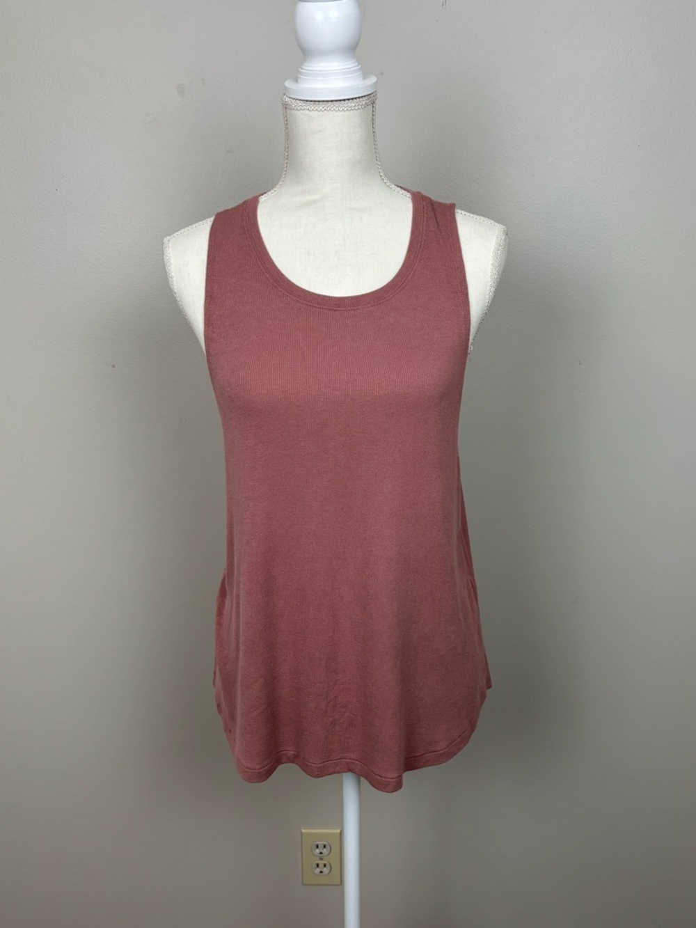 Athleta‎ Top Womens Medium Purple Well Rested Sleeveless Ribbed Tank Top Stretch